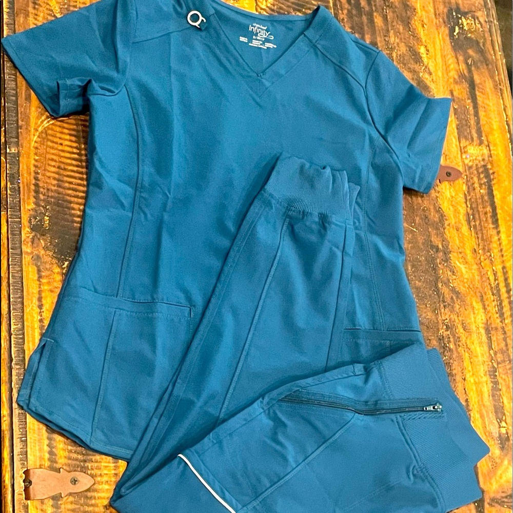 Infinity scrubs